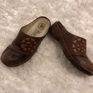 El Naturalista clogs